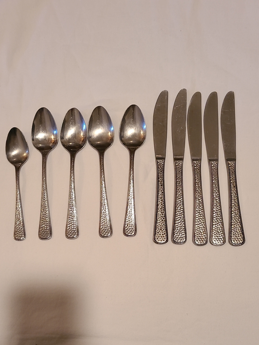 United Silver Co US Stainless Japan Hammeted Texture Bead Border, 10pc Flatware
